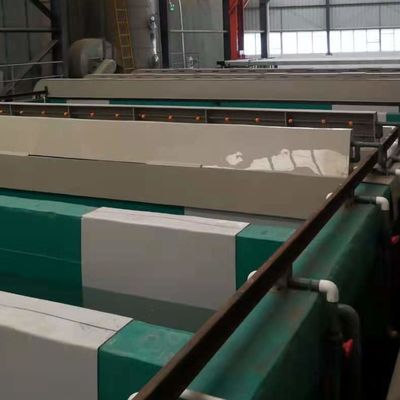Prezzo buono 415v 1000 T/Mese Linea di produzione manuale di anodizzazione 8000*Larghezza*3500 in linea
