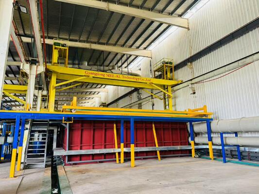 Prezzo buono 750 T/mese Linea di produzione di anodizzazione orizzontale con lunghezza massima del profilo di 6500 mm e spessore della pellicola da 8 a 25 μm in linea