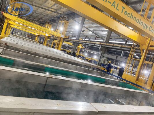 Prezzo buono Linea di produzione manuale di anodizzazione in modalità U orizzontale con capacità di 200 T/mese 6500 mm lunghezza massima del profilo e spessore della pellicola 8-12 μm in linea