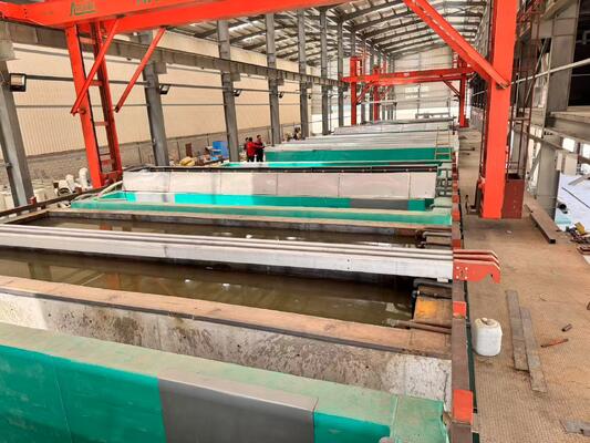 Prezzo buono Linea automatica di anodizzazione dell'alluminio da 650 tonnellate/mese con spessore del film di 8-12 µm e lunghezza massima del profilo di 6500 mm in linea