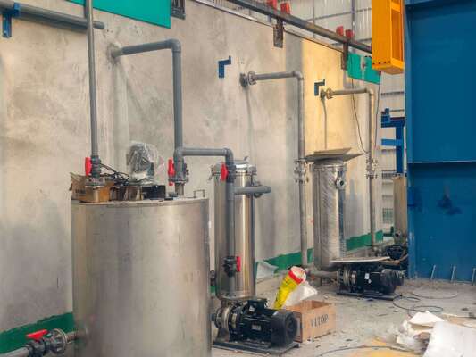 Prezzo buono Linea di produzione di anodizzazione manuale da 1000 tonnellate/mese con spessore del film di 8-12 µm e lunghezza massima del profilo di 6500 mm in linea