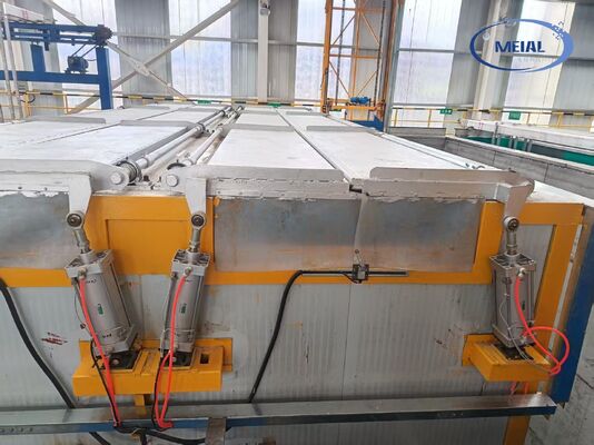 Prezzo buono Personalizzazione e flessibilità Linea di anodizzazione automatica con spessore di pellicola da 8 a 12 μm per profili in lega di alluminio da 6500 mm in linea