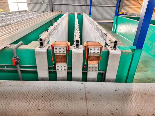 Prezzo buono MEIAL 400T/Mese Linea di anodizzazione orizzontale automatica con pellicola di ossido da 8 ‰ 12 μm e basso consumo chimico per profili di alluminio architettonico In linea