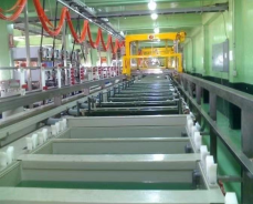 Prezzo buono Linea di produzione anodizzazione orizzontale per chiavi inglesi in alluminio con produzione mensile di 50 tonnellate e facile funzionamento In linea