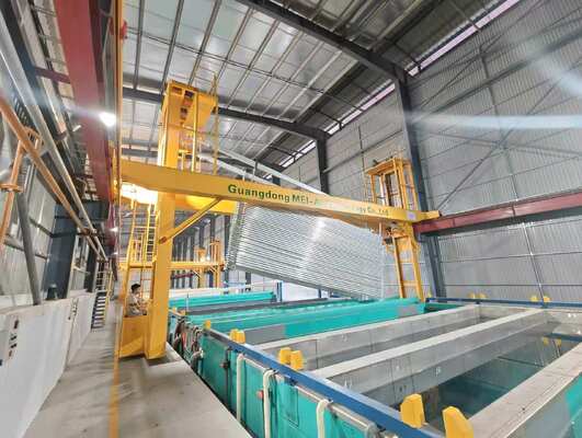 Prezzo buono Linea di anodizzazione per acido solforico per componenti puliti di grado semiconduttore per substrati di alluminio ad alta purezza In linea