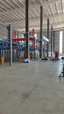 Prezzo buono 450T/M Linea di anodizzazione verticale completamente automatica con spessore di pellicola di 8 ‰ 12 μm per abbinamento dei colori aerospaziali In linea