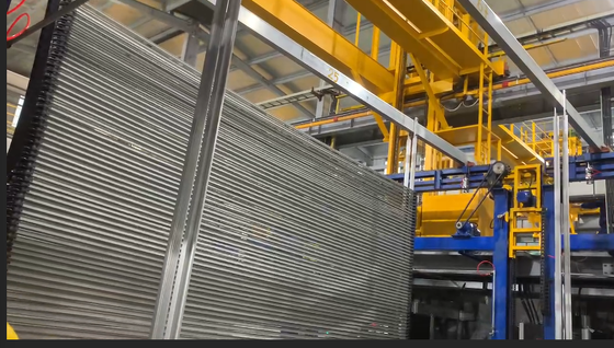 Prezzo buono 500~1200 T/M Linea automatica di anodizzazione dell'alluminio con resistenza stabile alla corrosione e finitura del colore coerente In linea